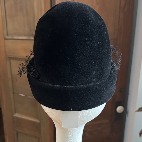 Elegant Vintage Black Velvet Hat with Rhinestone Detail and Hat Pin - Picture 3 of 8